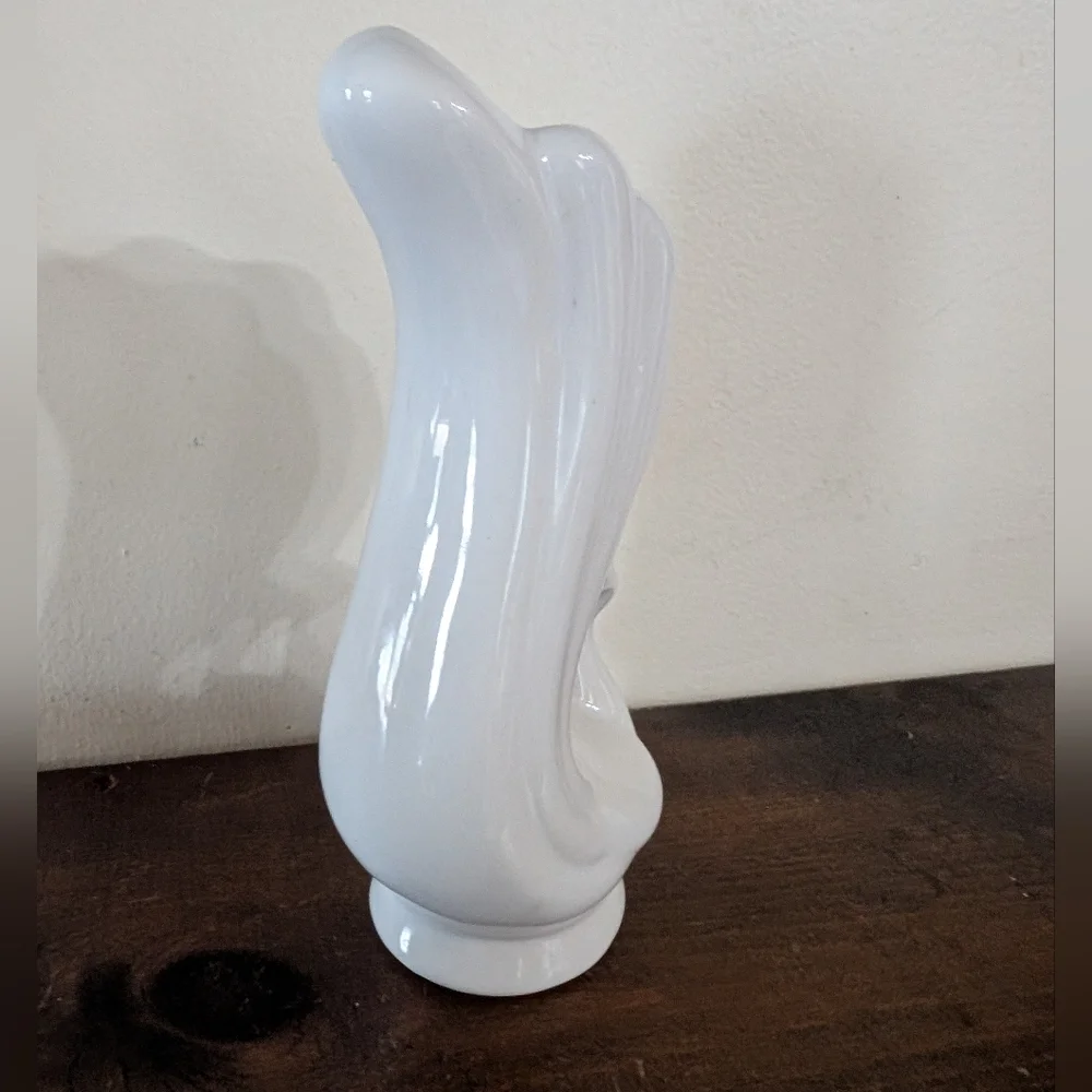 Vintage White Ceramic Swan Vase Victorian CottageCore Farmhouse Decor Aesthetic